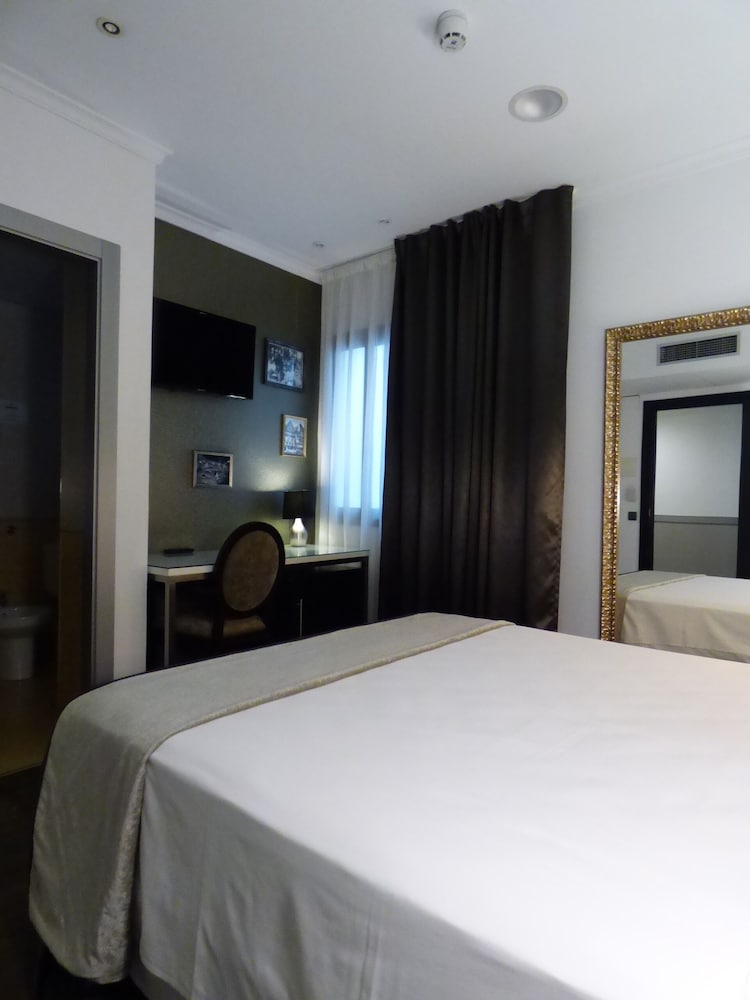 Hotel Moderno BCN 20/70
