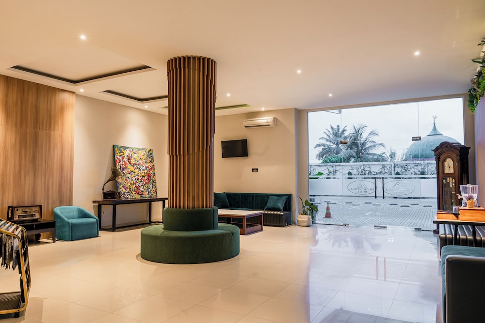 Grand Central Hotel Medan 40/60