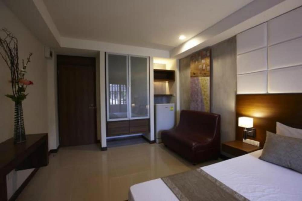 Collection O The Bangkok Cha Cha Suite 37/56