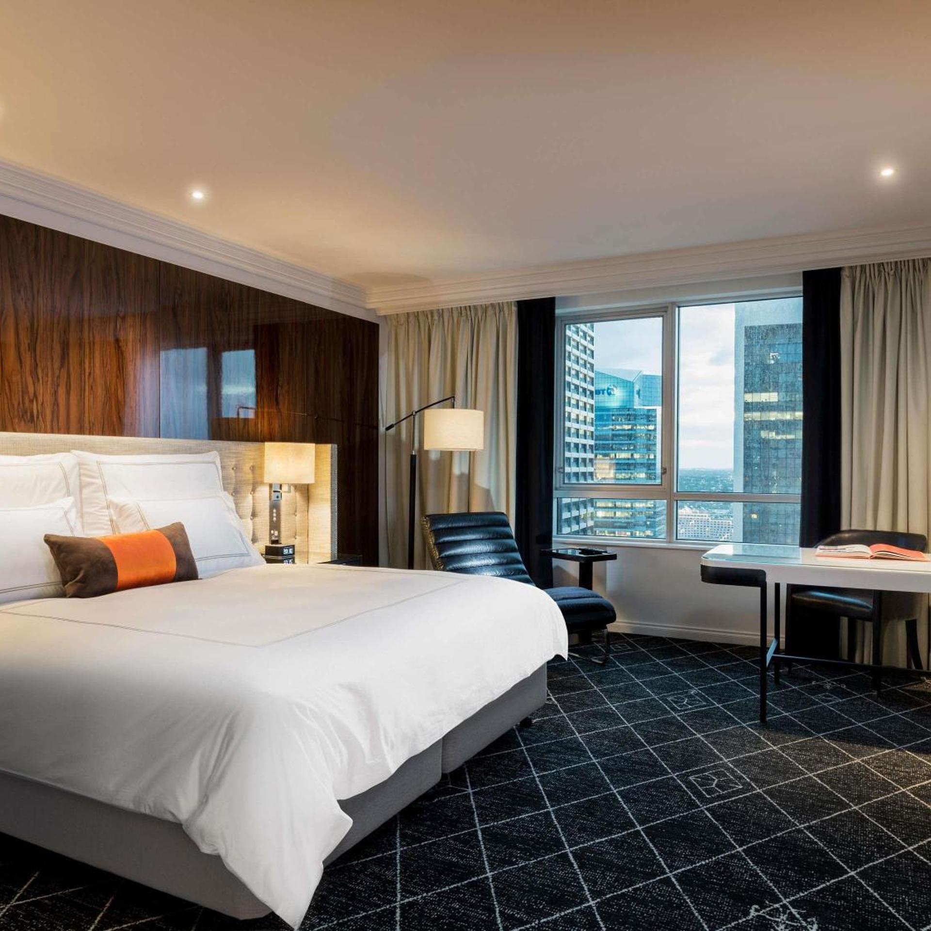 Skyline, Signature, King Bed, High Floor