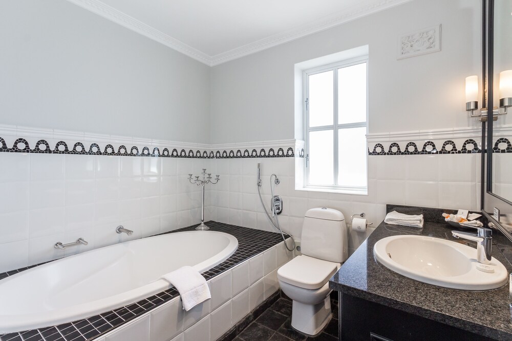 Romney Park All Suite Hotel And Spa 72/74