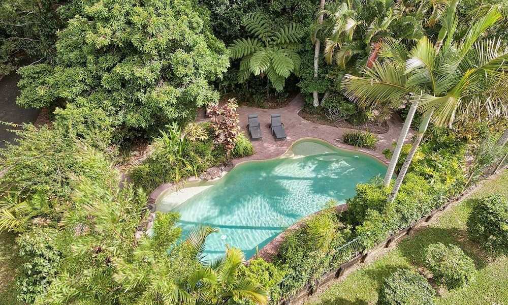 NARROWS ESCAPE RAINFOREST RETREAT 41/50