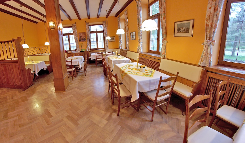 Gesundheitshotel Rossle 33/43