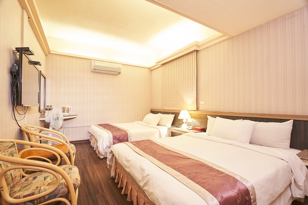 King Town Hotel 12/50