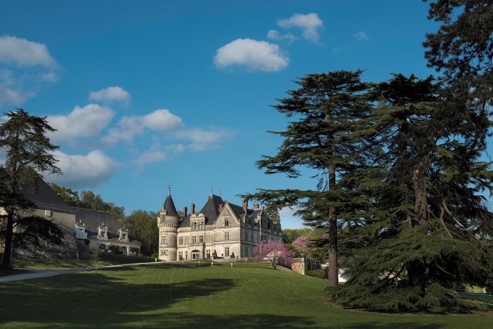 CHATEAU DE LA BOURDAISIERE 49/55