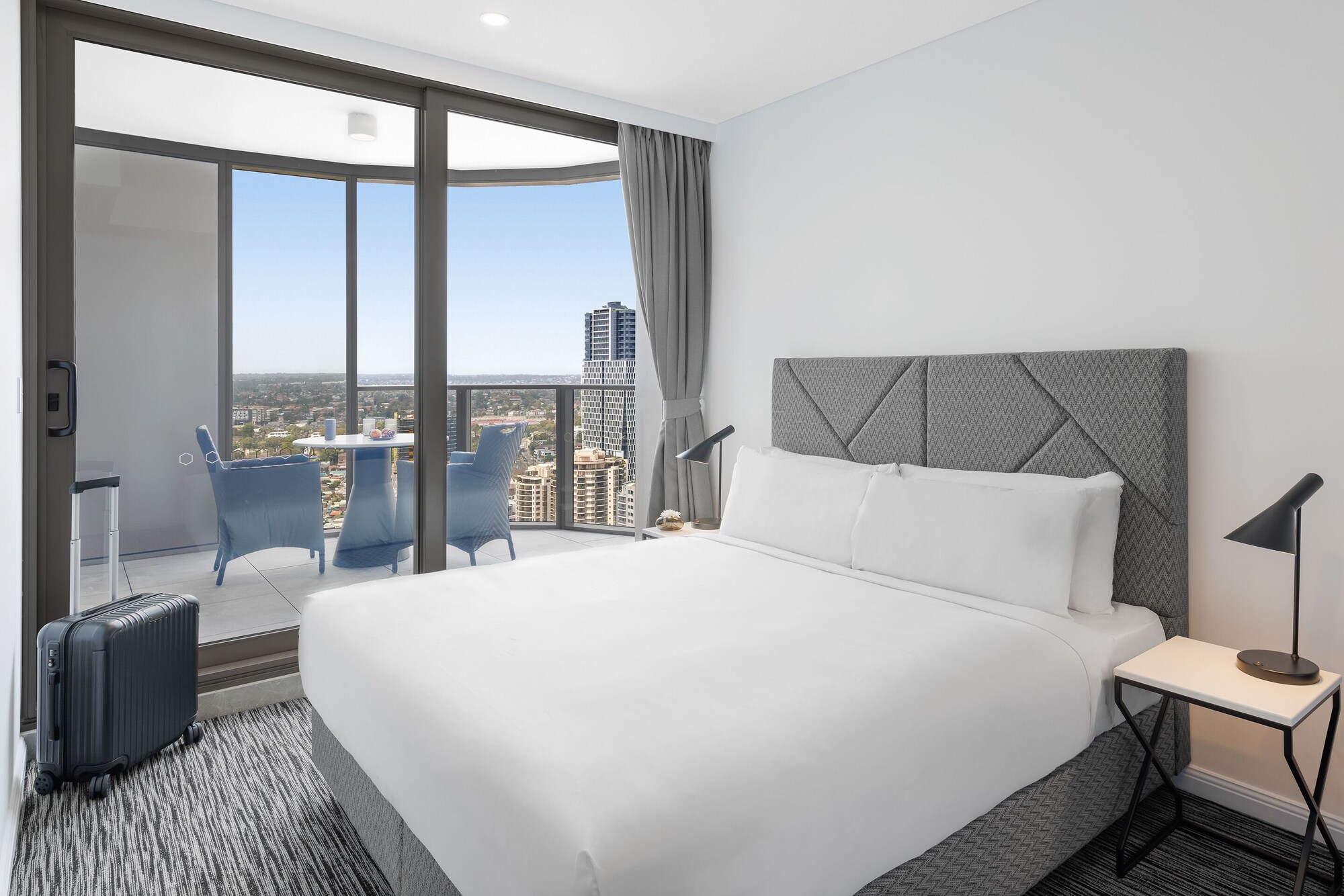 1 Bedroom, Sky, Suite, King Bed
