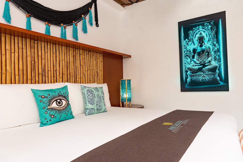 Akuazul Resorts Adults Only 8/50