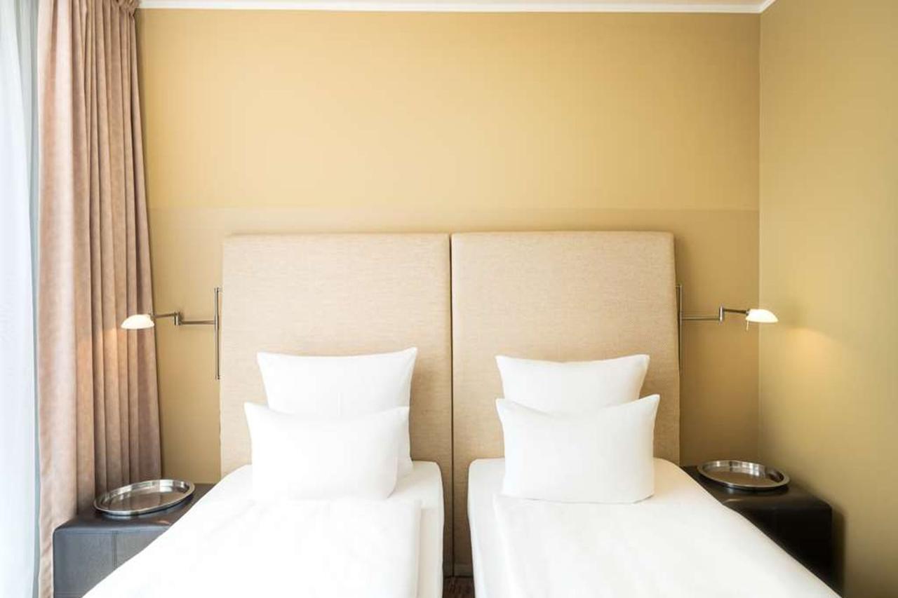 Premier Inn Hamburg Finkenwerder Elbufer 15/34