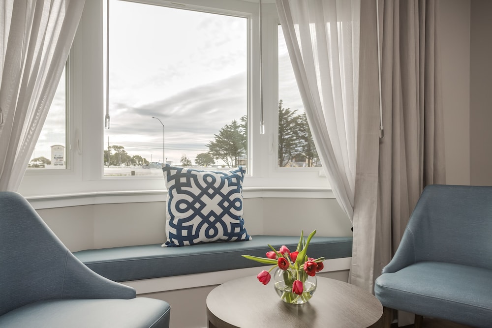 Harbor View Inn 34/42