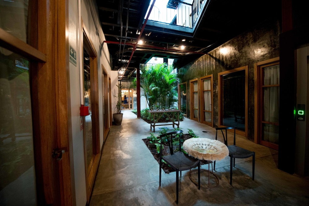 Hotel Casa Panama 10/77