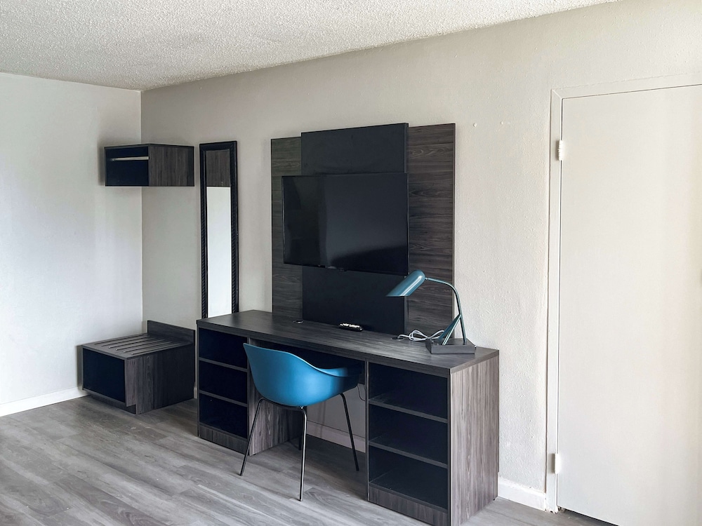Motel6 Lugoff, SC 20/28