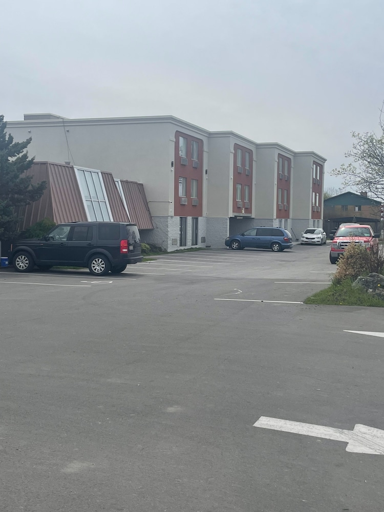 Niagara Lodge Suites 59/68