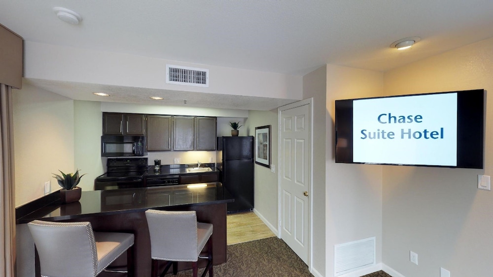 Chase Suite Hotel Brea 45/55
