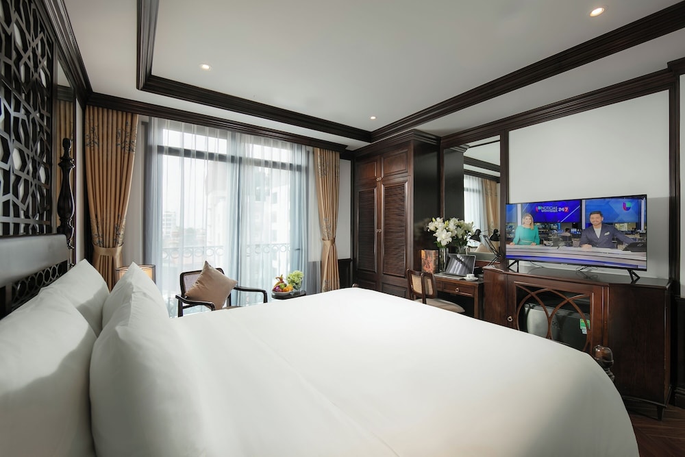 Senior, King Bed, French Balcony