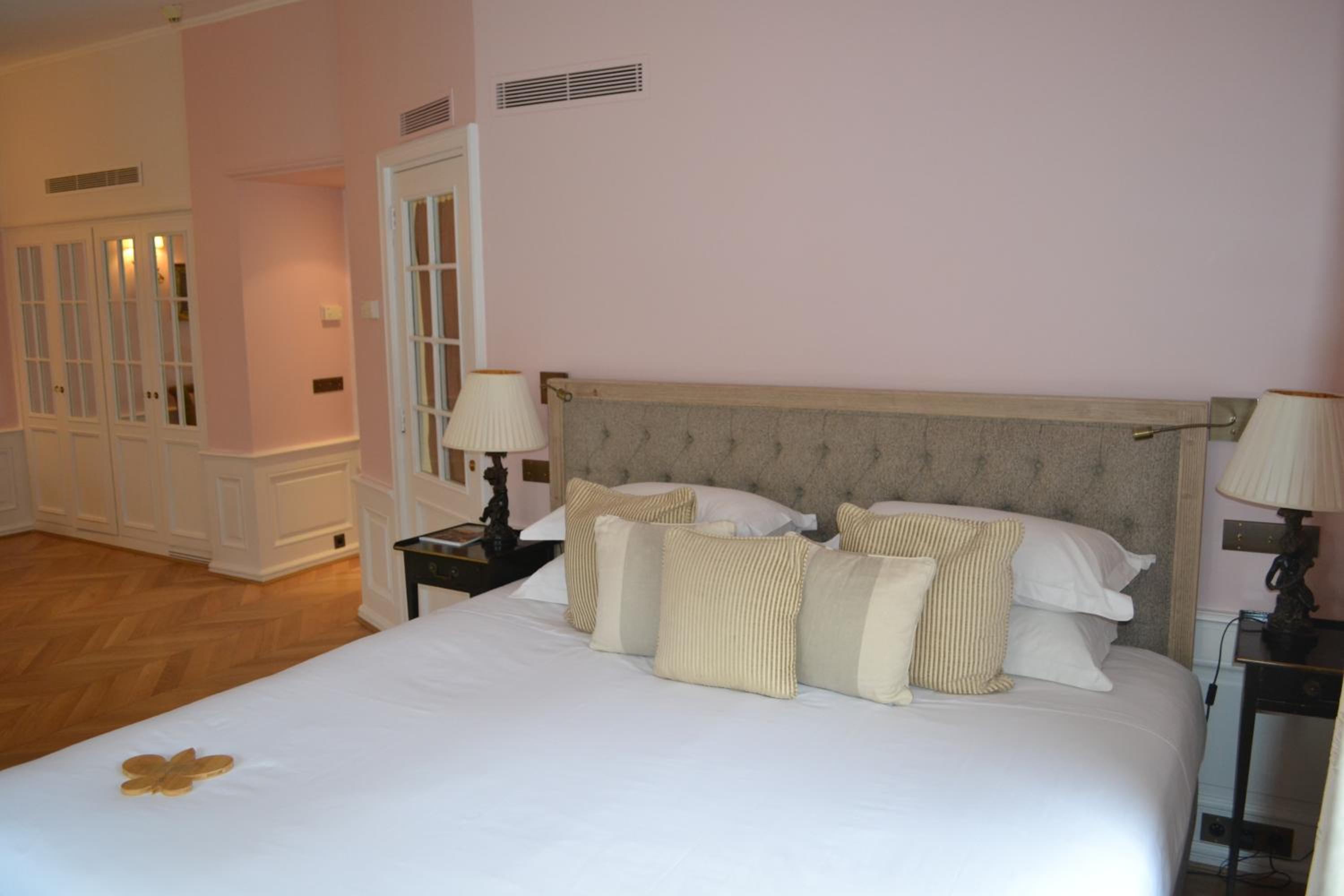 Village, Junior Suite