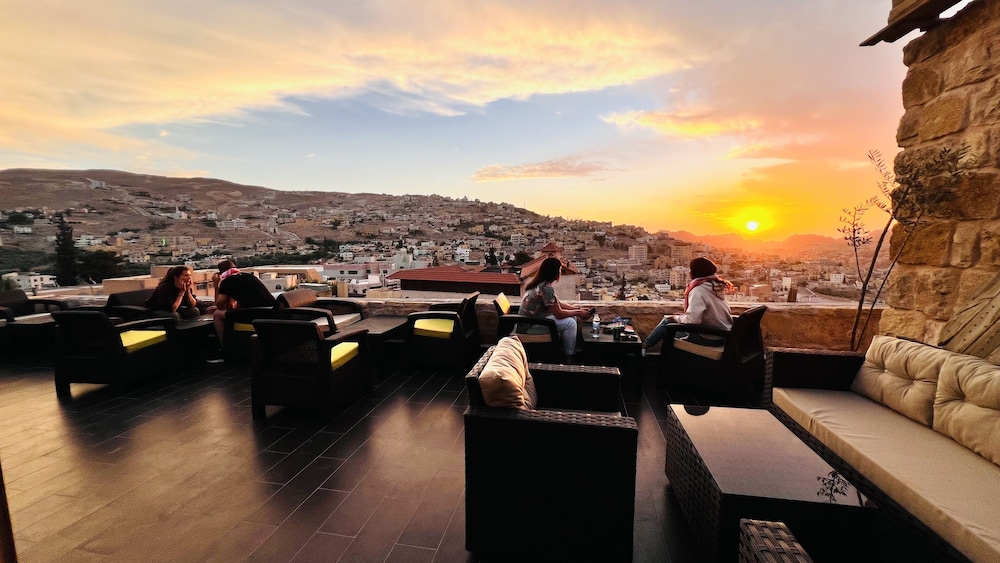 Ata Ali Hotel 23/28