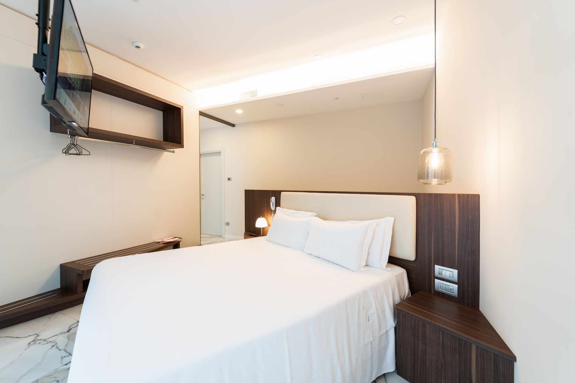 Castello, Suite, King Bed, Private Garden, Jetted Tub