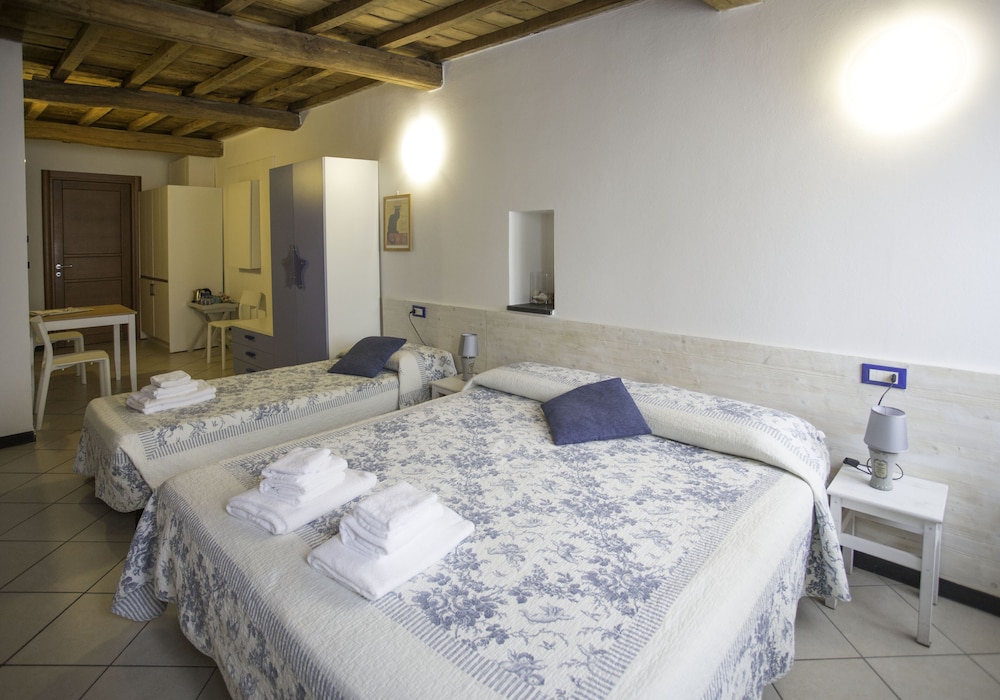 ROOM, DOUBLE BED, WITH EXTRA BED, SEA VIEW