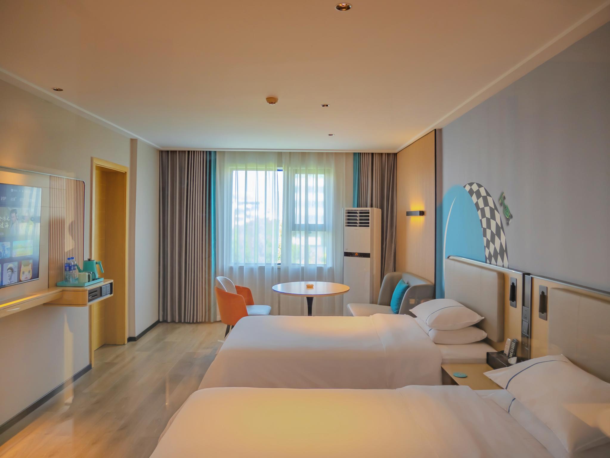 Executive, Suite
