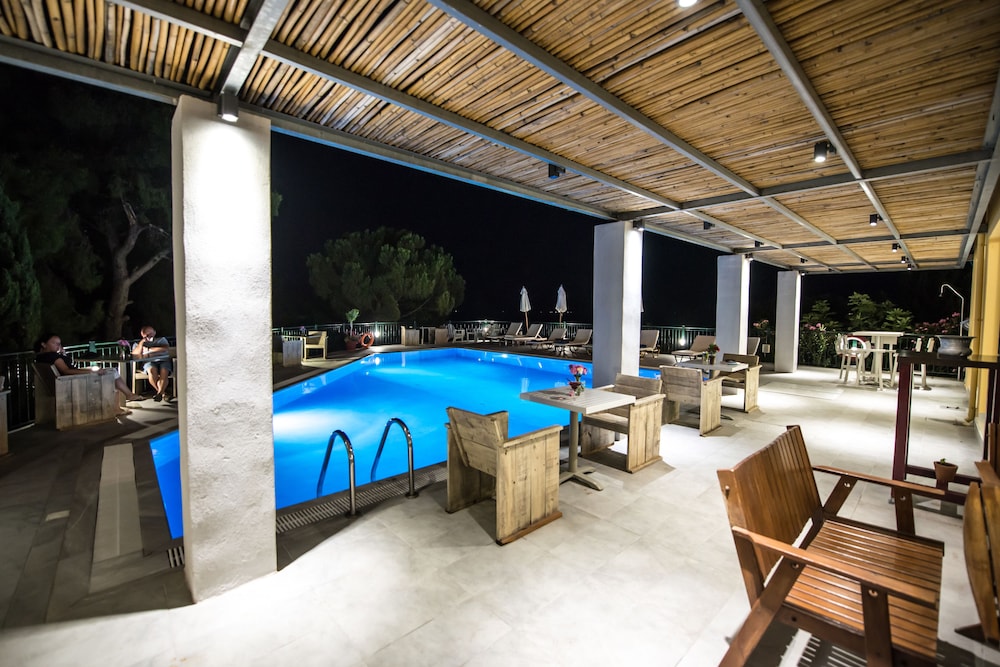 ALIKI HOTEL 45/76