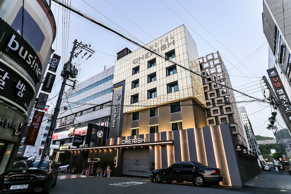 Cherish Hotel 4/50