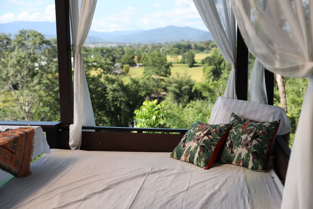 Chang Pai Hill - Adults Only 17/50