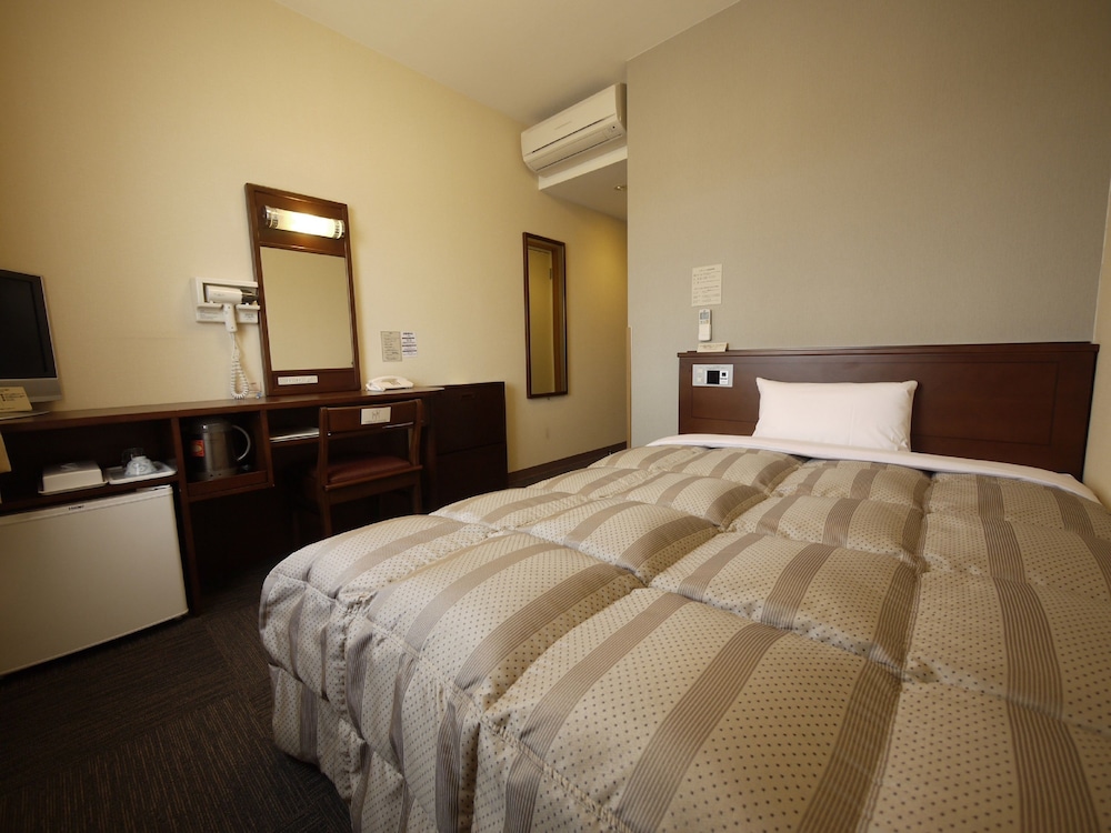 Hotel Route-Inn Isahaya Inter 18/53