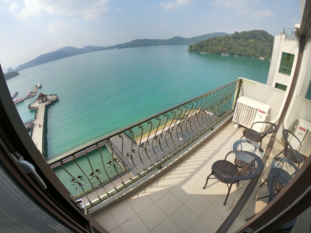 Ming Yue Hu Hotel 20/24