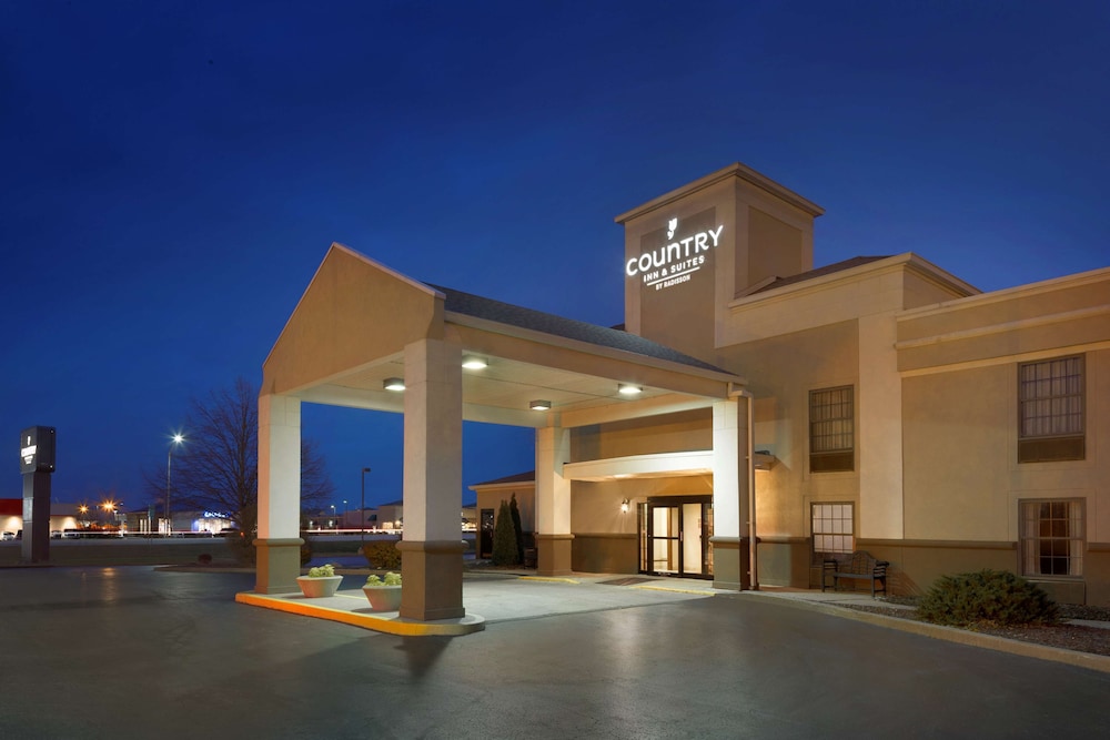 Country Inn & Suites by Radisson Greenfield IN 1/37