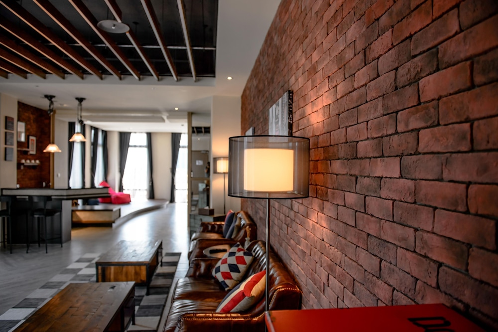 No.9 Hotel 69/76