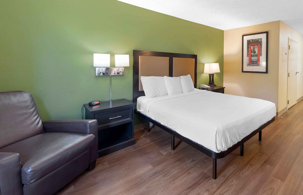 Extended Stay America - Kansas City - Shawnee Mission 20/35