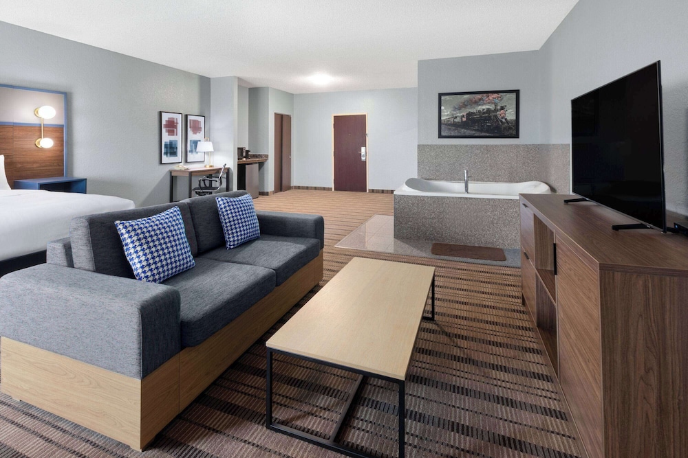 AmericInn by Wyndham Grinnell 38/60