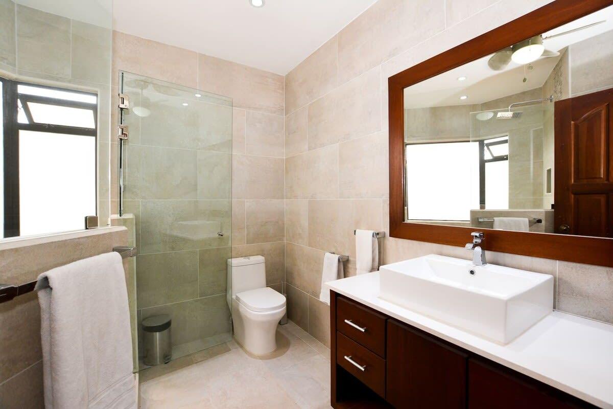 Spectacular - Spacious unit in Flamingo in front of the beach 31/34