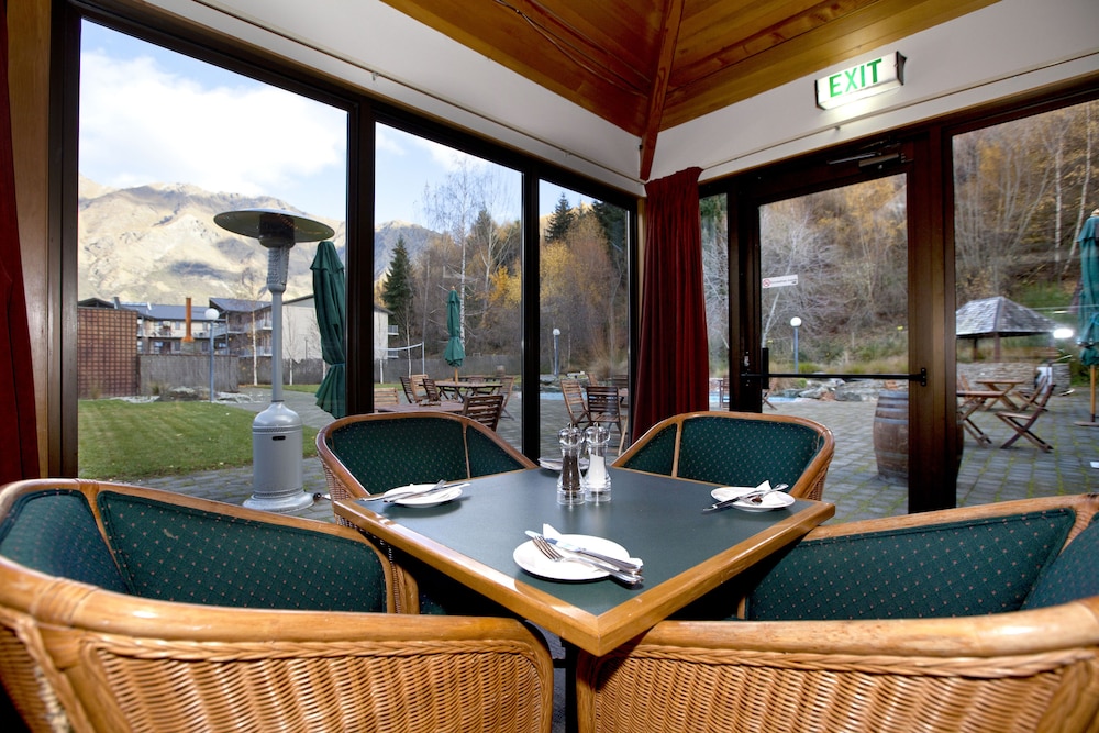 Swiss-Belresort and Villas Coronet Peak 52/65
