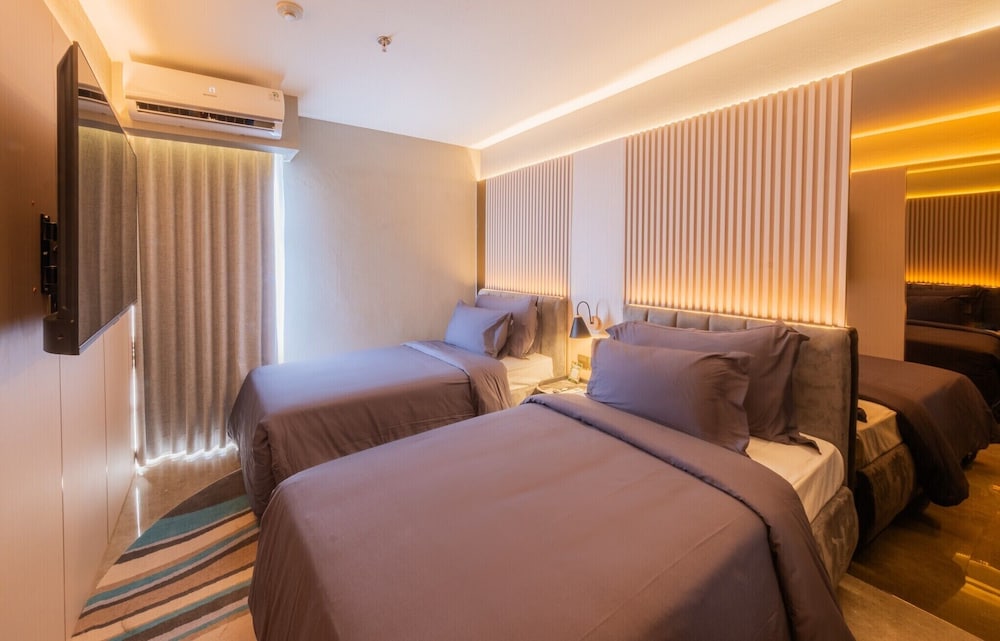 2 BEDROOMS, ROYAL, SUITE, SEA VIEW, BALCONY