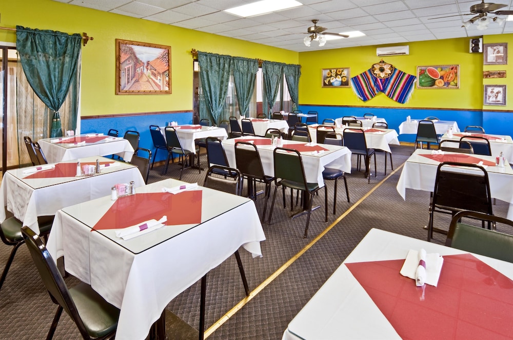 Fairview Inn Hesston Near Wichita 11/14