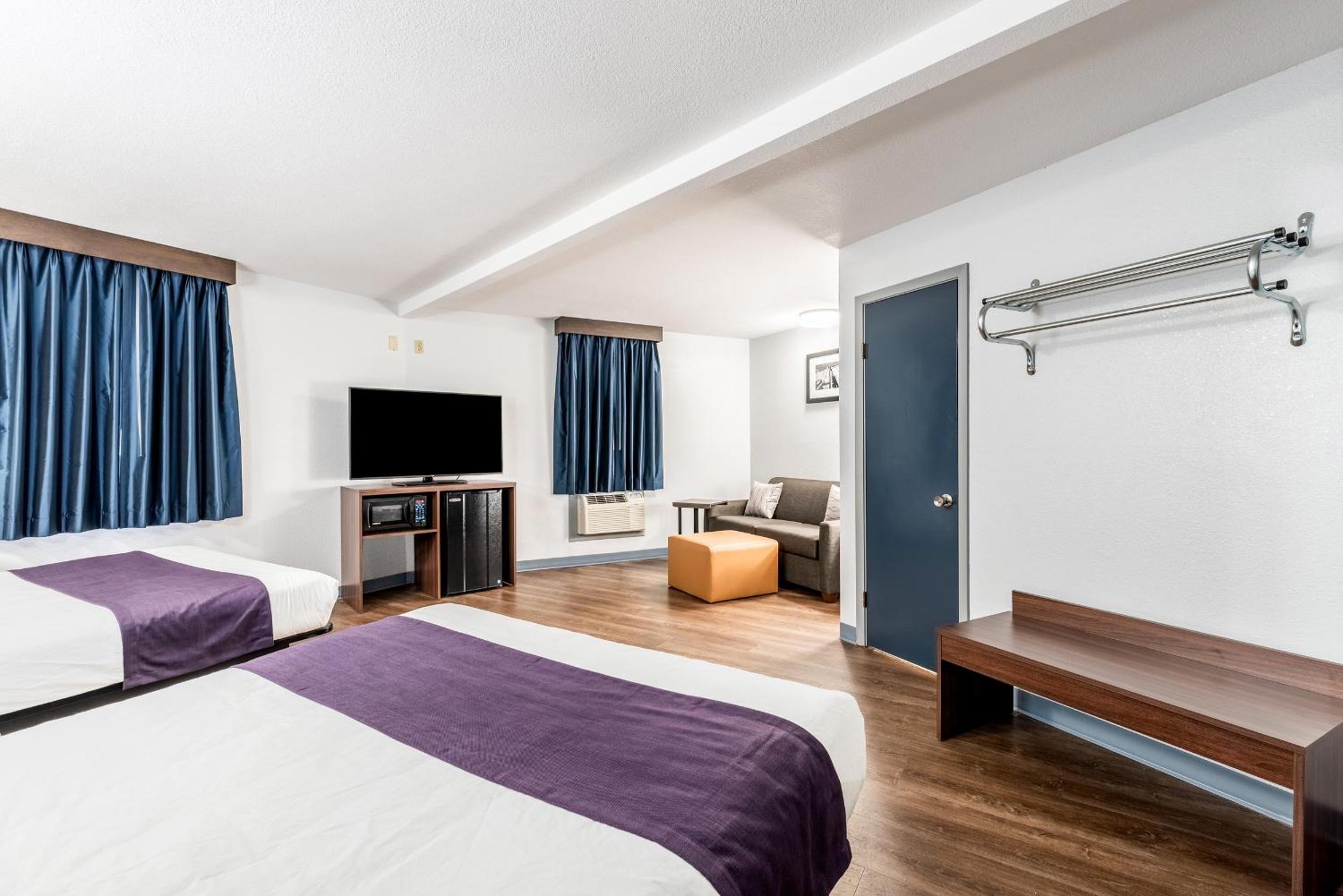 Deluxe, Double Bed