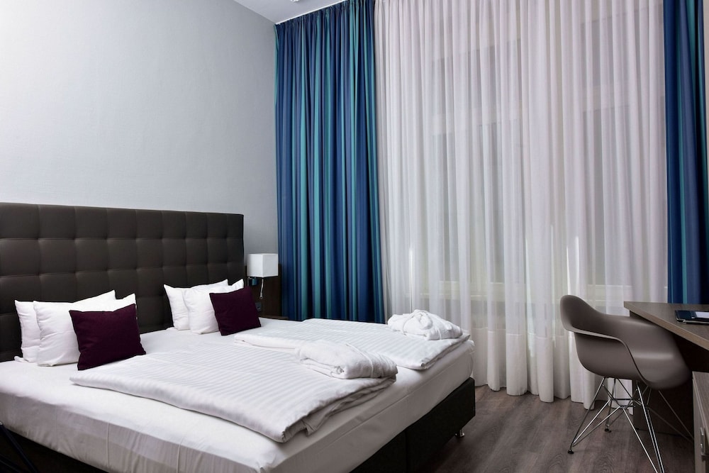 Fruehlings Hotel 16/42