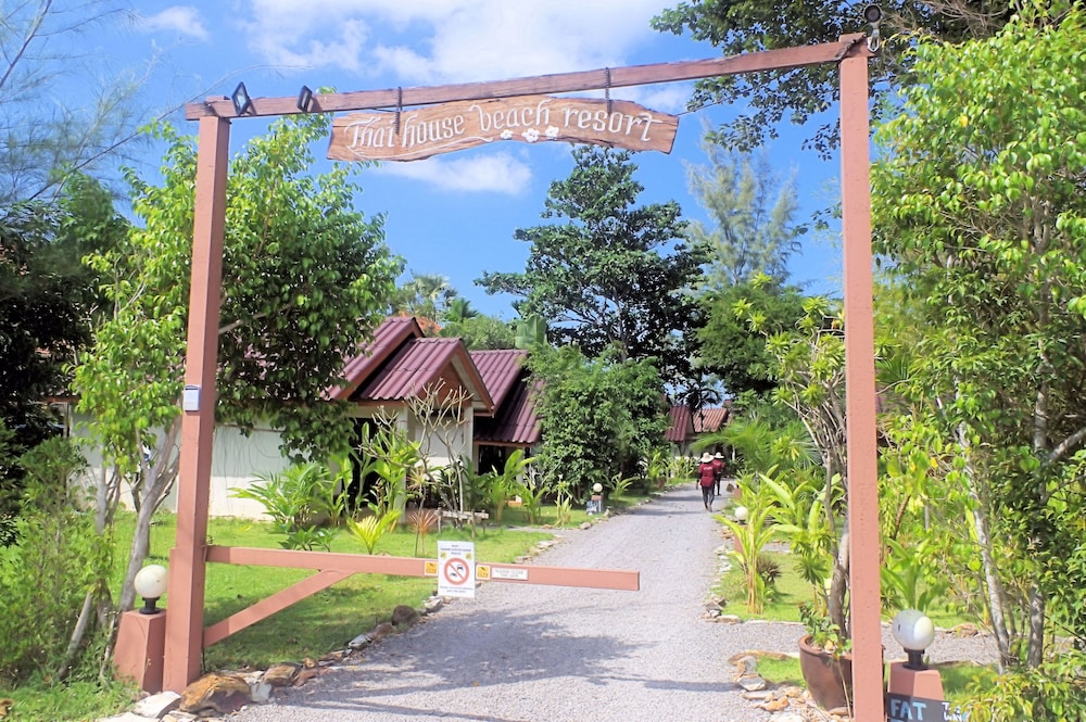 Thai House Beach Resort 42/50