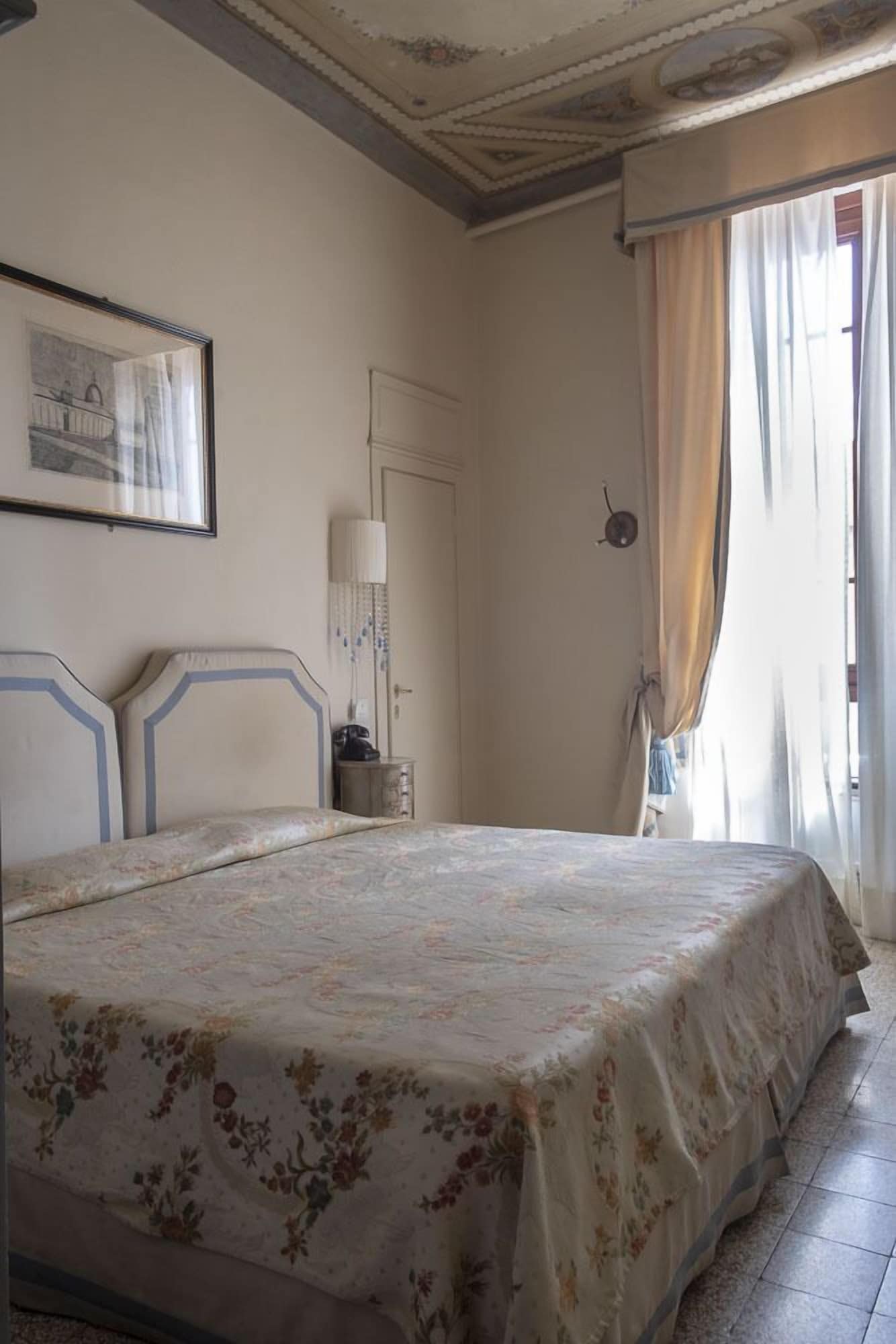 CLASSIC, DOUBLE OR TWIN BED