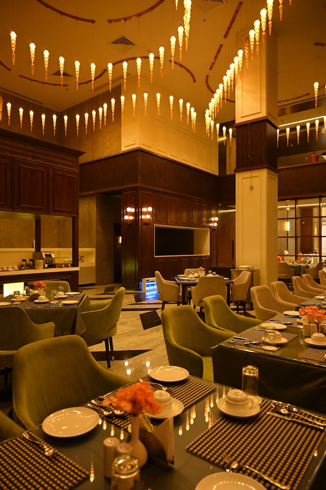 Hotel Pahadi 16/25