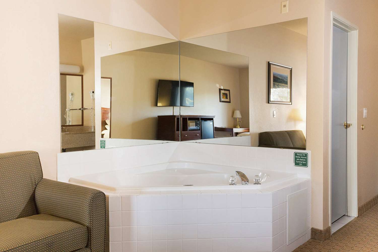 Suite, Jetted Tub