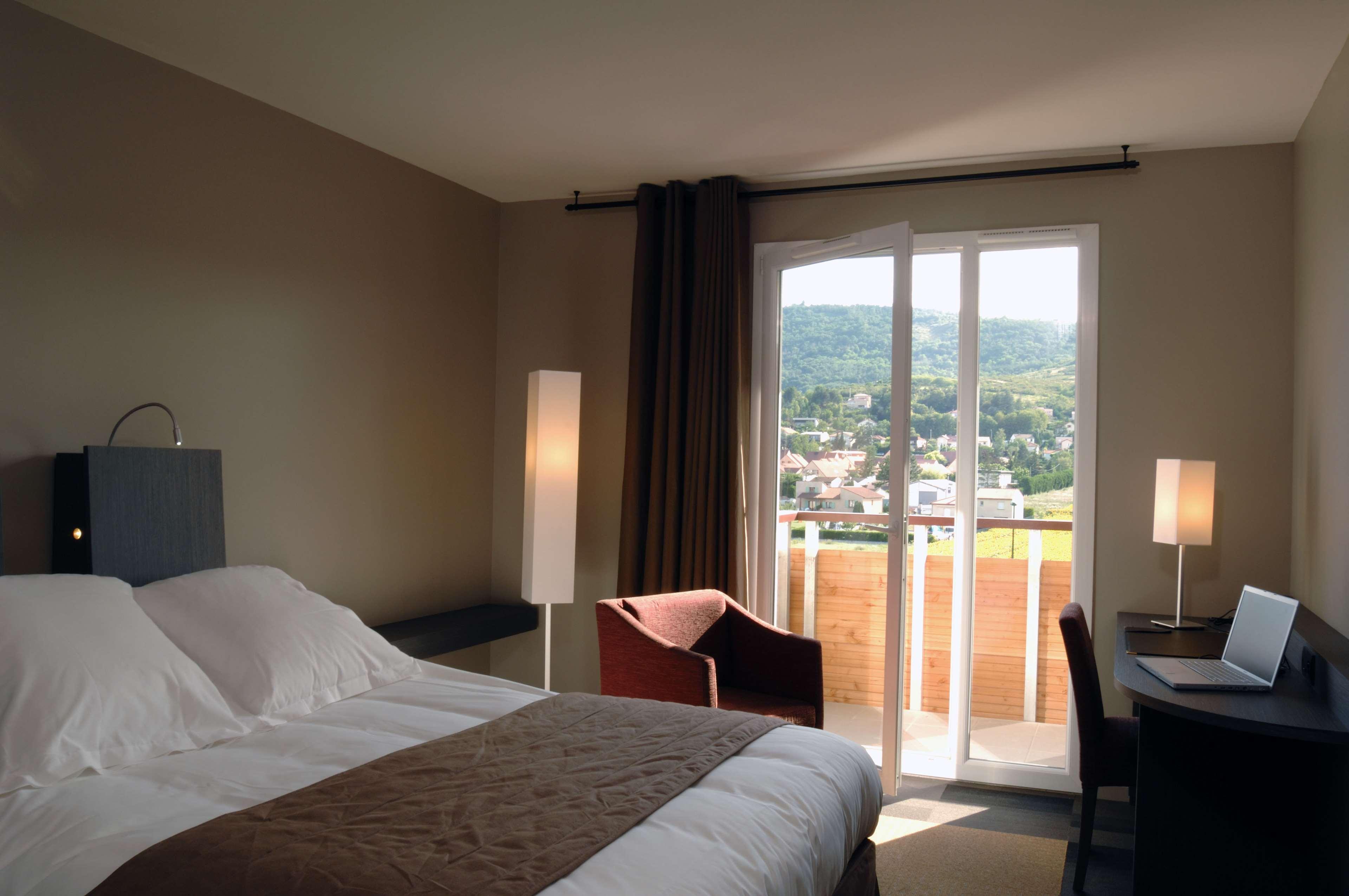 Room, Queen Bed