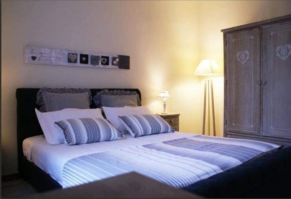 Leonardo Hotel 12/63