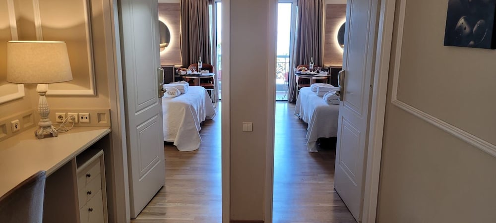 Coral Hotel 32/50