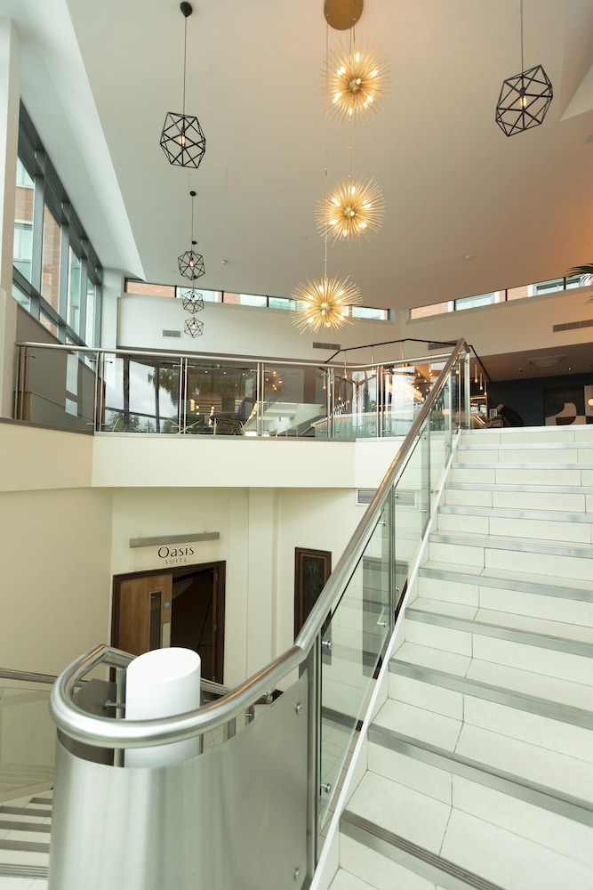 Crowne Plaza Birmingham Nec 36/77