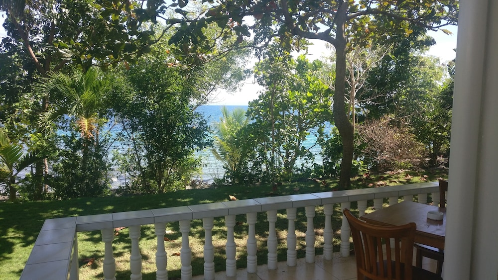 Meili Beach Resort 52/57