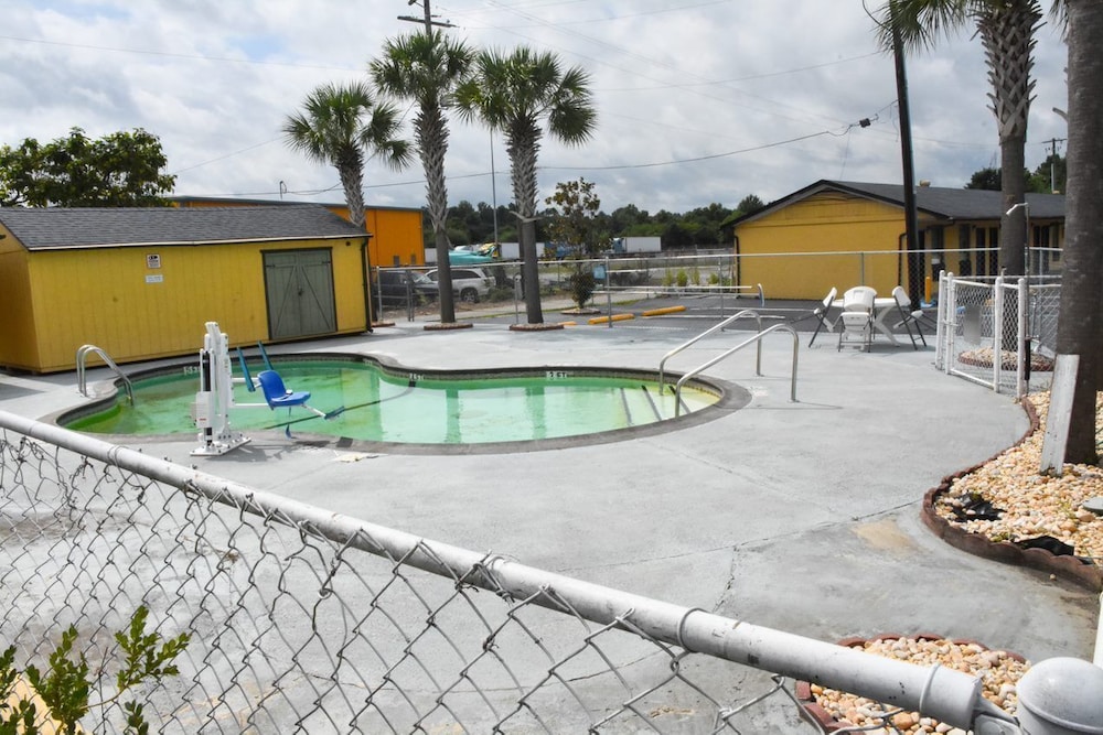 Americas Best Value Inn St George Sc 7/16