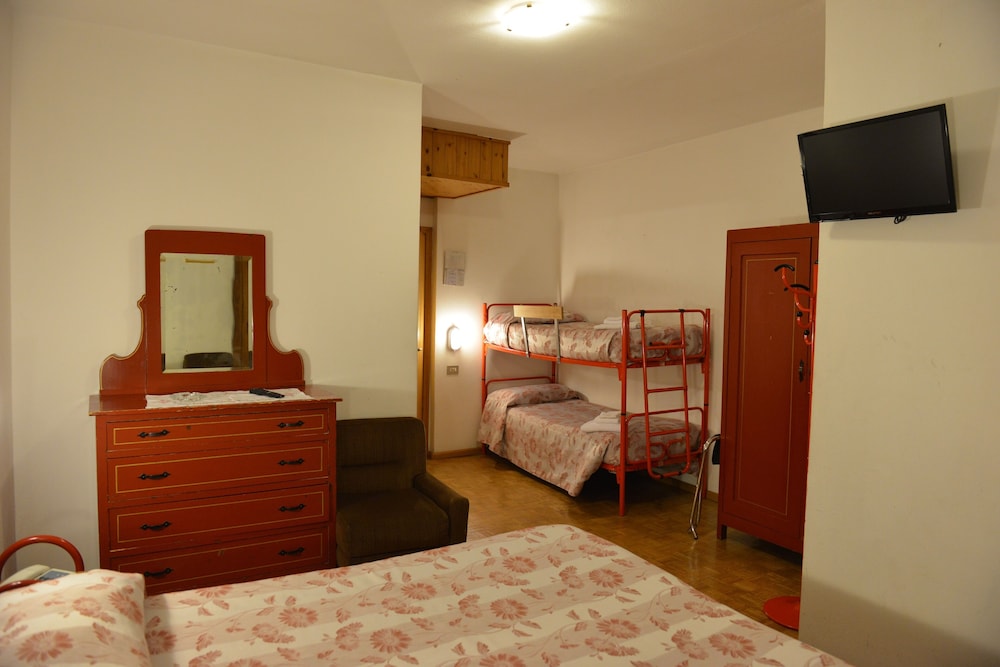 Gufo Hotel Sat Arr Dep Only 21/47