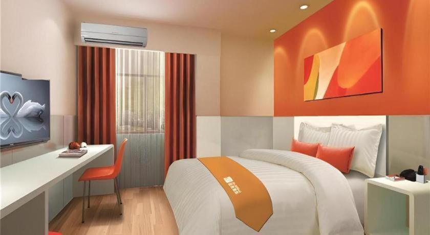 Shell Hebi Qi County Qi River Road Hotel 19/44